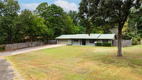 A home in Lone Star