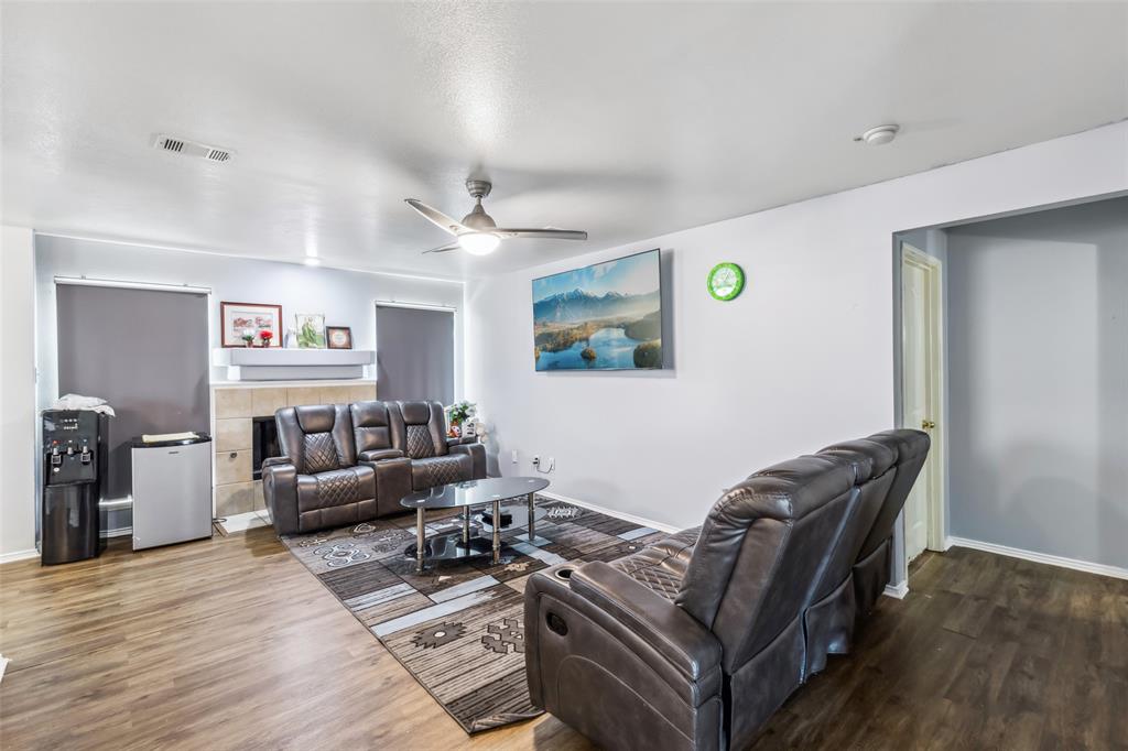7205 Jurassic Drive