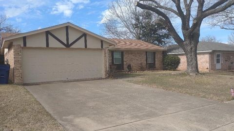 A home in Crowley