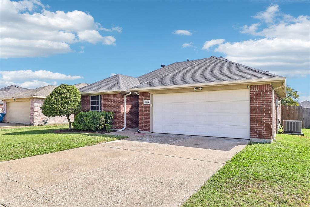 1504 Parrot Court