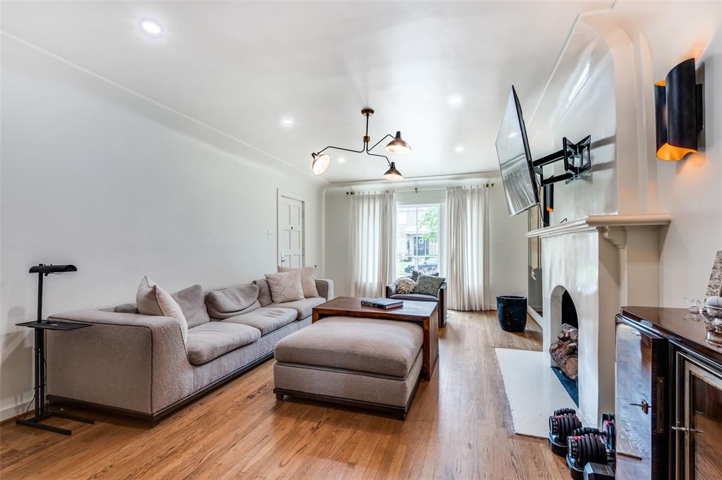 Preston Place 02 - Residential Income