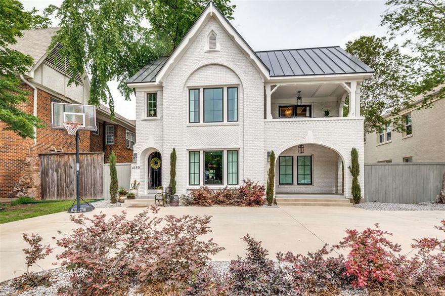 Full Duplex in walking distance to HP Village, Bradfield Elementary & HP YMCA.  Recent updates throughout including new roof, fabulous redone kitchens & baths, replaced windows & doors, improved plumbing, tankless water heaters, resurfaced wood floors, new lighting fixtures & fresh paint inside & out!
Tenant in upstairs unit pays $3,800 with lease ending April 30th.  Don't miss this outstanding opportunity!