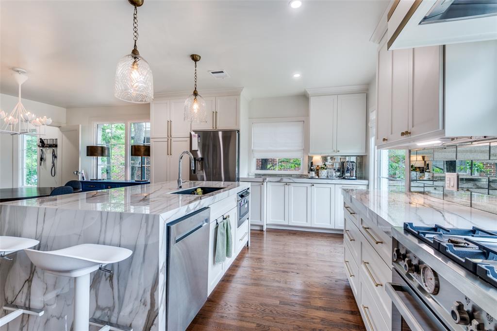 Preston Place 02 - Residential Income