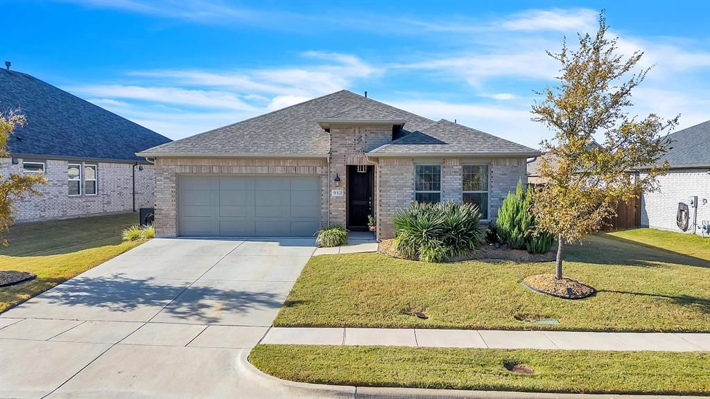 Photo of 912 Pear Avenue, Forney, TX 75126 (MLS # 21109389)