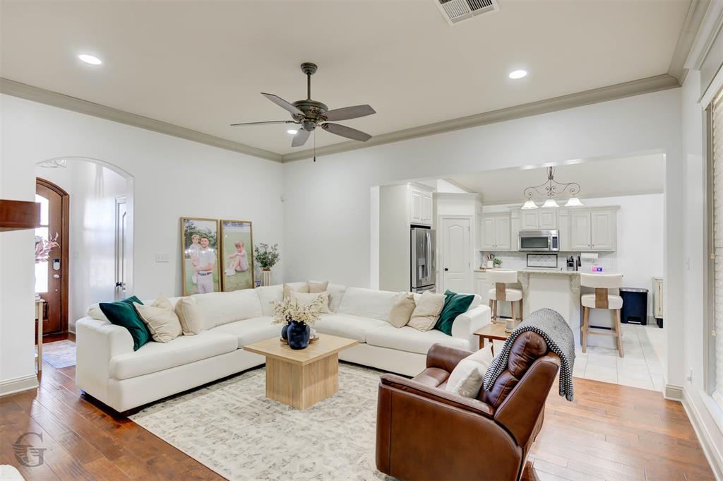 Jamestowne - Residential