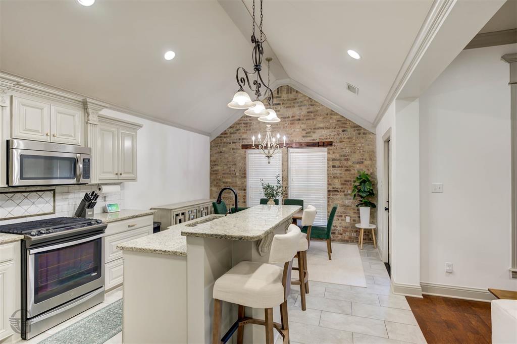 Jamestowne - Residential