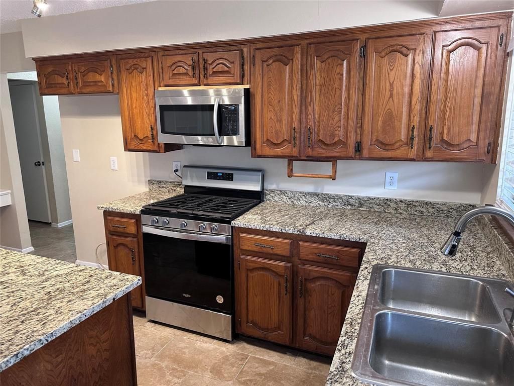 Photo of 2005 Glencrest Lane, Garland, TX 75040 (MLS # 21251847)