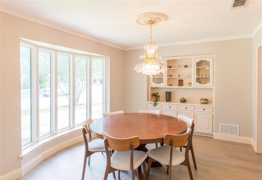 2725 Regal Road