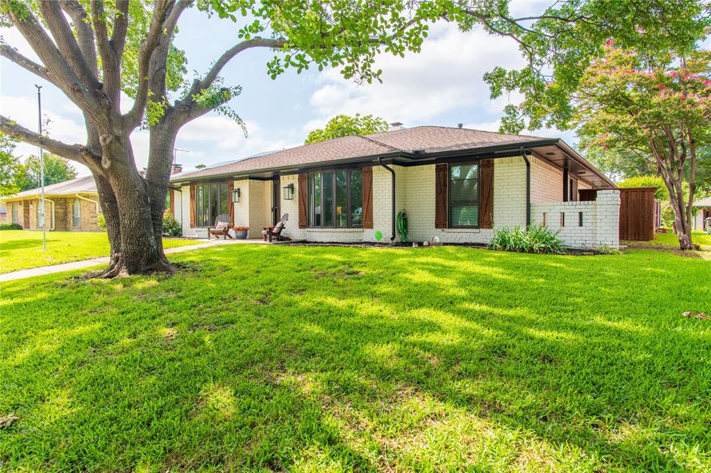2725 Regal Road