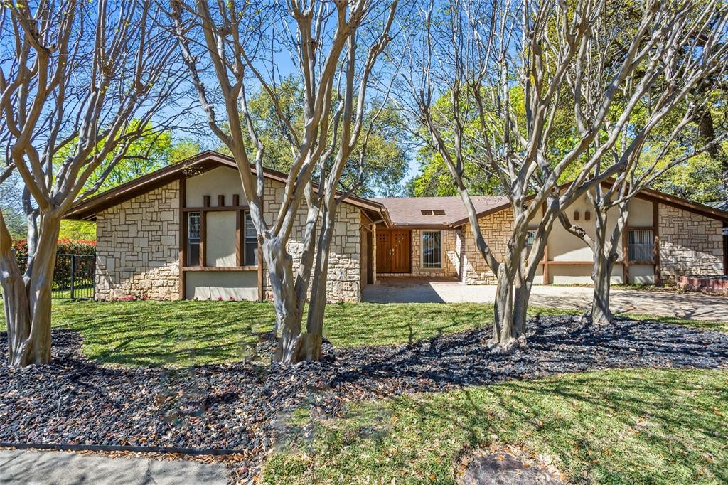 15721 mapleview