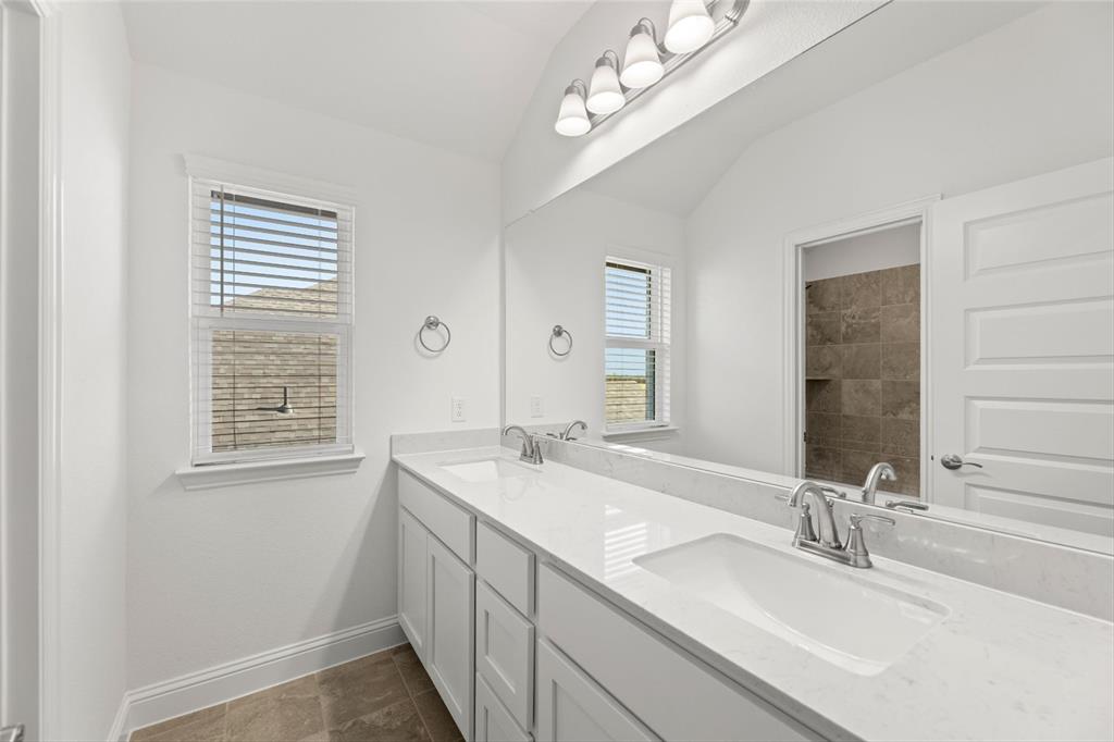 Lake Breeze - Residential