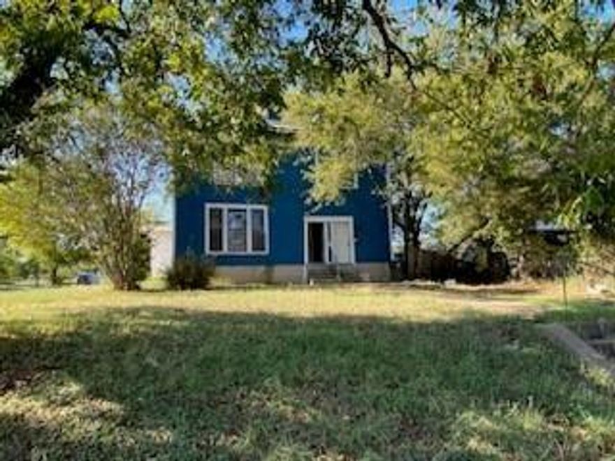 Great investment opportunity in the heart of Waco! Property is located only minutes away from Baylor University. This property includes 2 units on a large corner lot.  One unit contains 2 bedrooms, and the other unit is 1 bedroom.  This is a great project to renovate this home into an income producing property or your dream home.  This home would be perfect for a Bed and Breakfast, Airbnb, or student housing.
