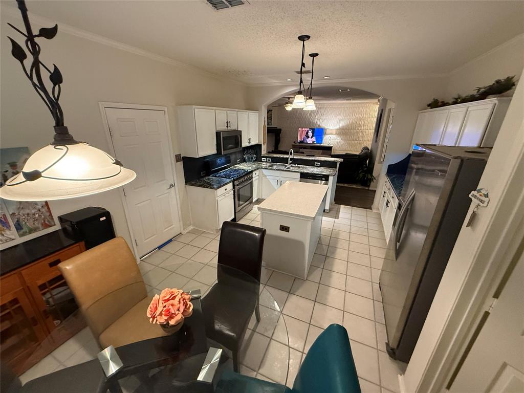 2860 Wild Oak Lane