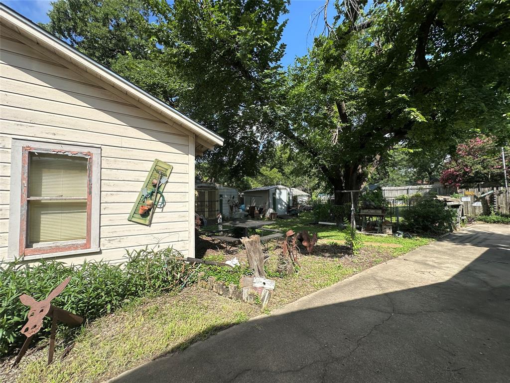 118 WOODLAND Avenue