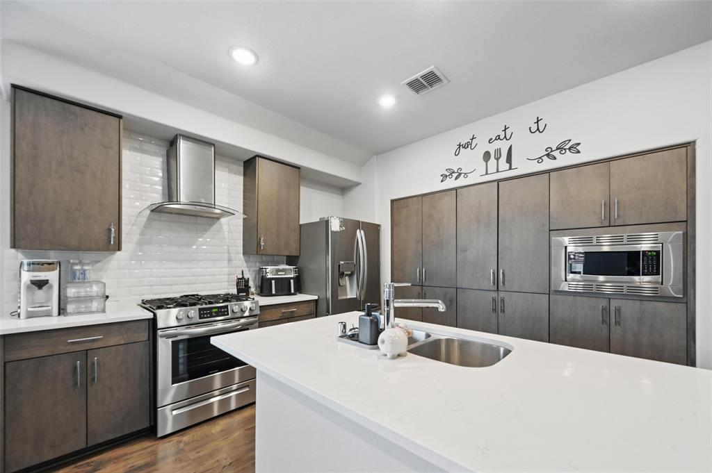3812 Wheatland Trail