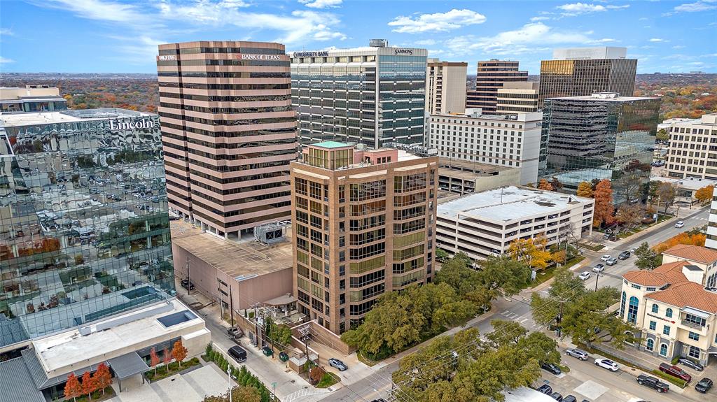 Douglas Condo 8181 - Residential