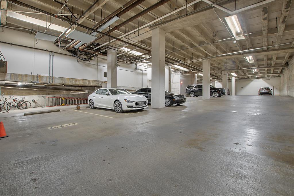 Douglas Condo 8181 - Residential