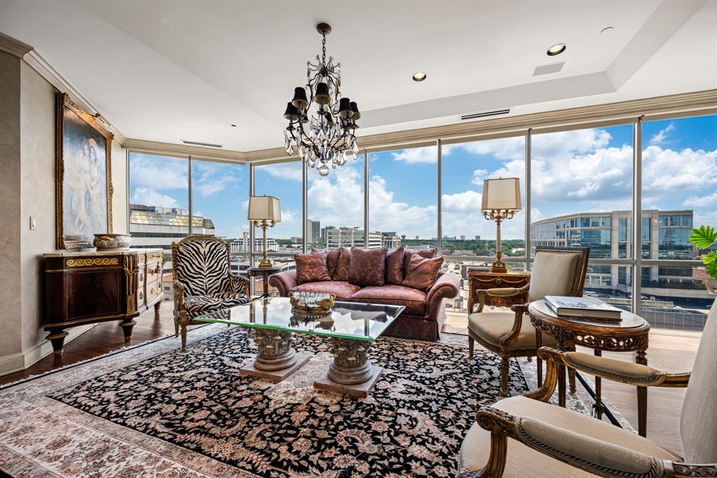 Douglas Condo 8181 - Residential