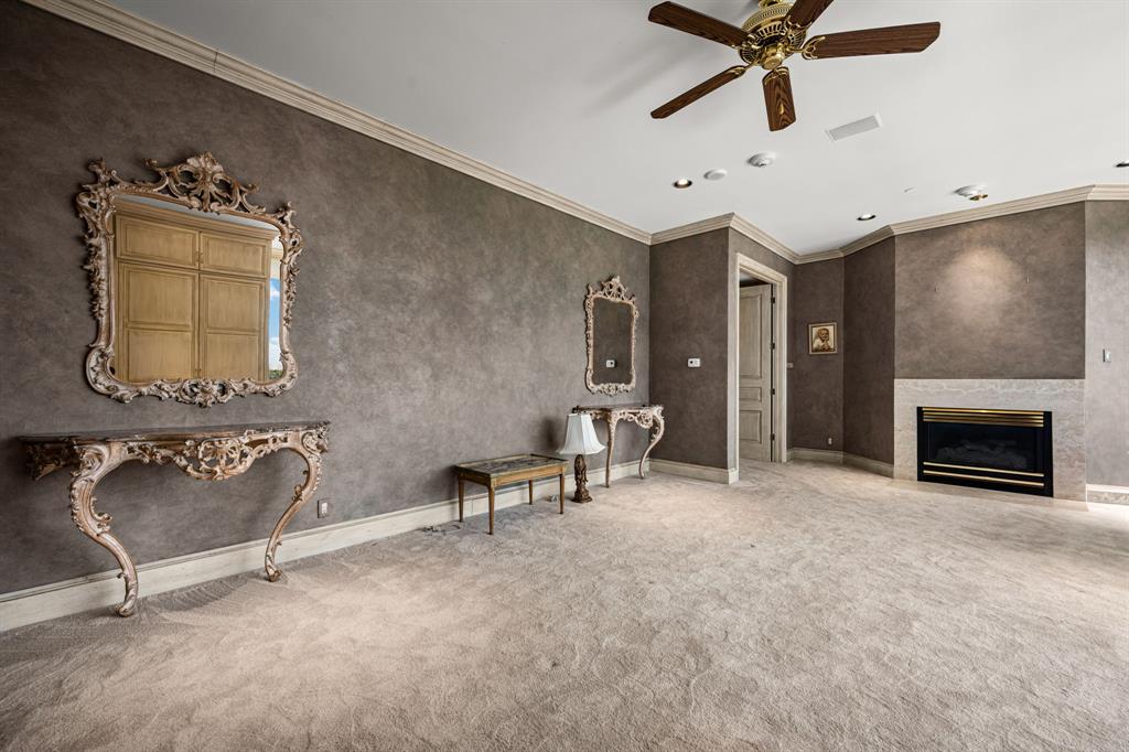 Douglas Condo 8181 - Residential