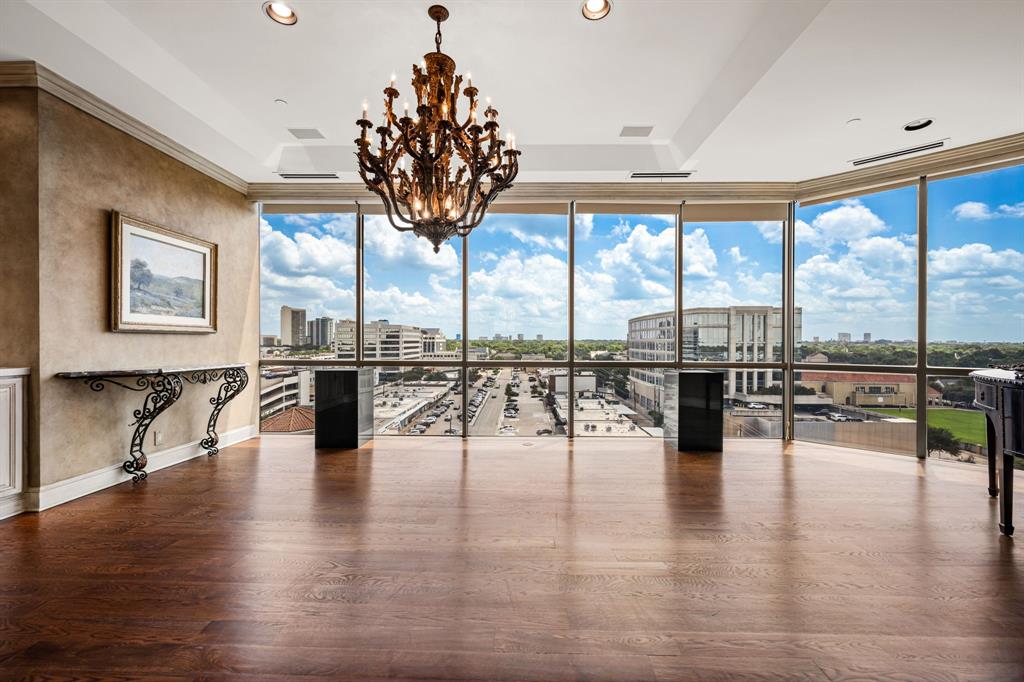 Douglas Condo 8181 - Residential