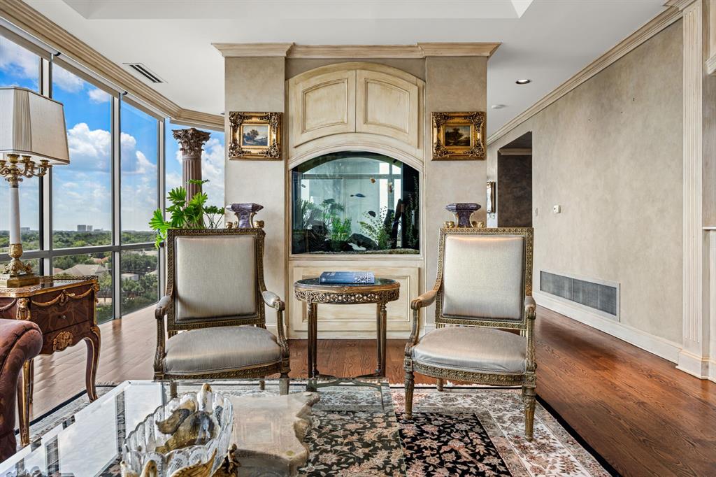 Douglas Condo 8181 - Residential