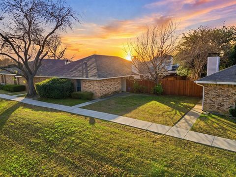 Photo of 2306 Carol Good Lane, Carrollton, TX 75006 (MLS # 21232874)