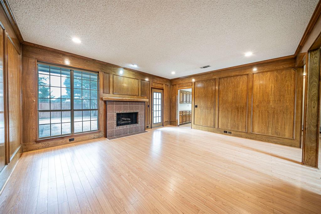 4404 Bentley Drive