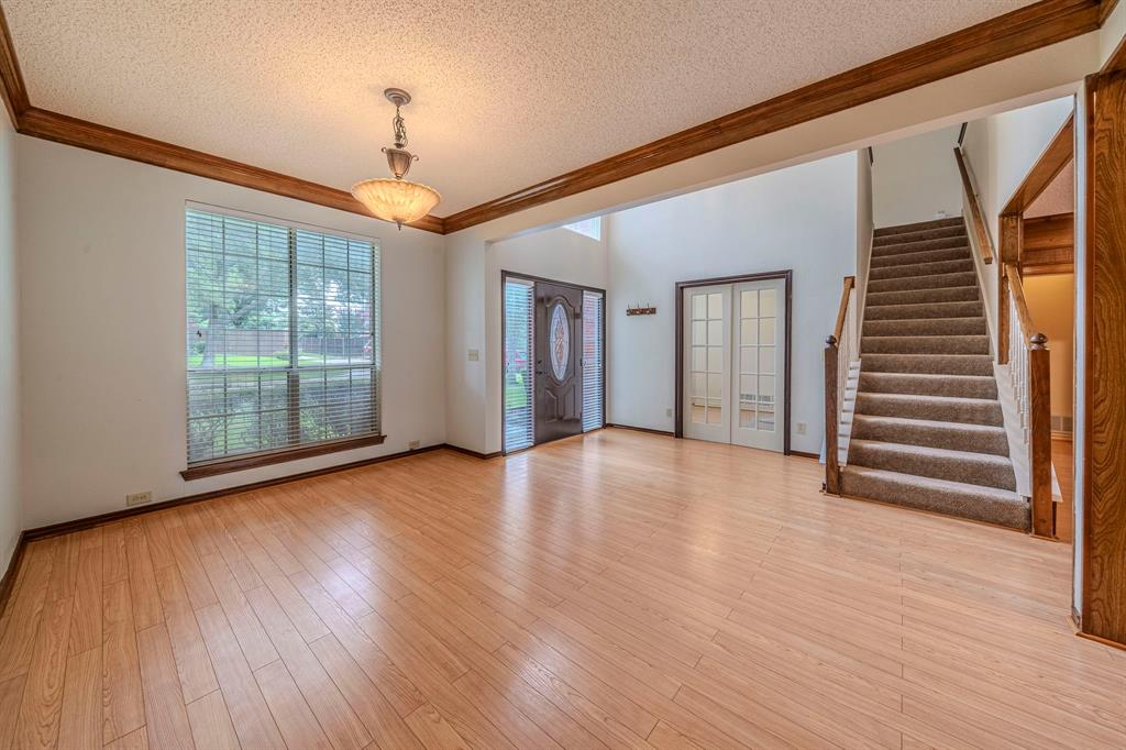 4404 Bentley Drive