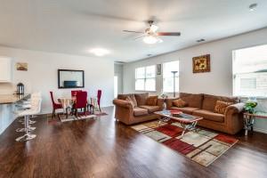 2276 Miramar Drive