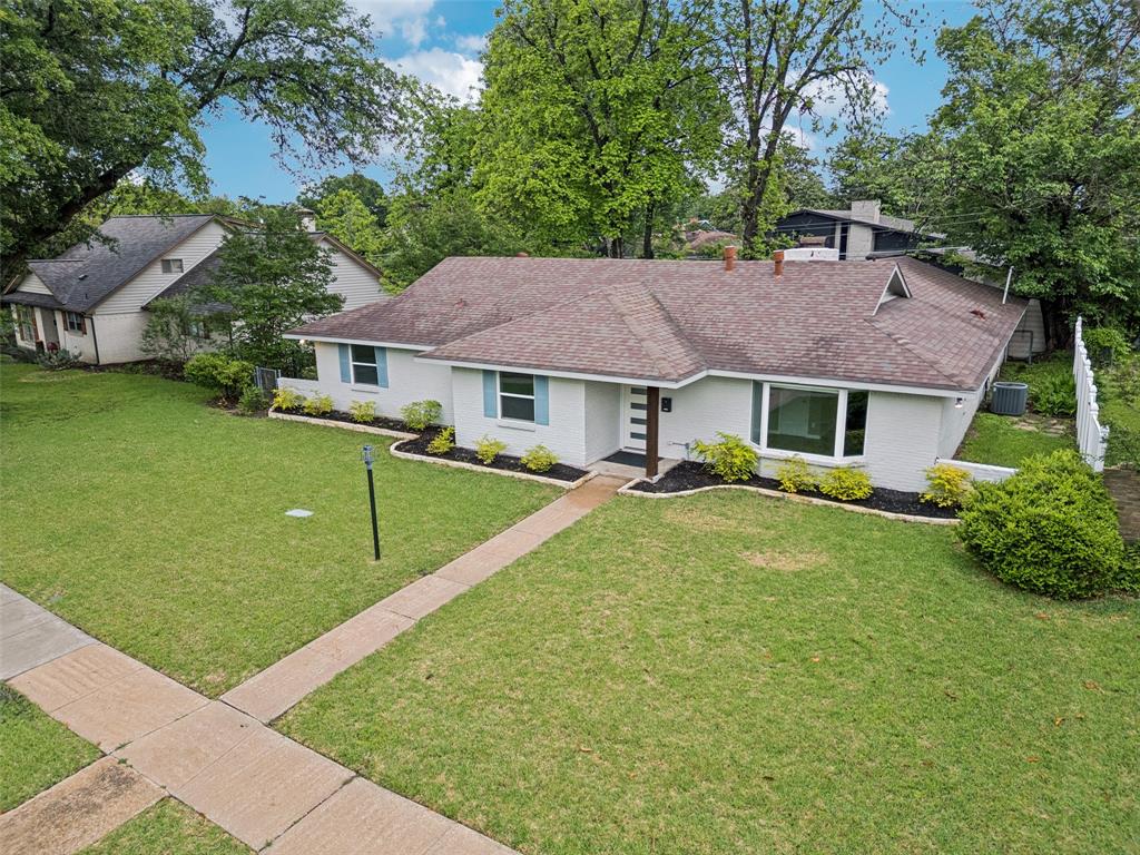 Braeburn Club 01 - Residential