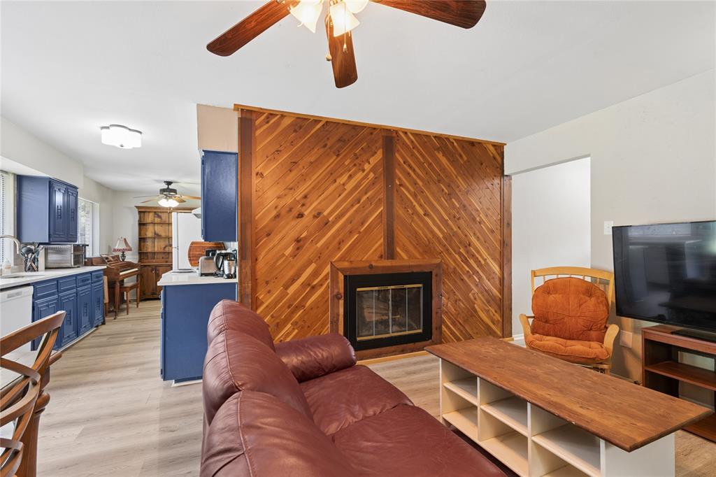 1213 Pin Oak Drive