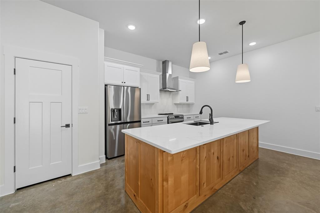 The Residences of Cardinal Woods - Residential Lease