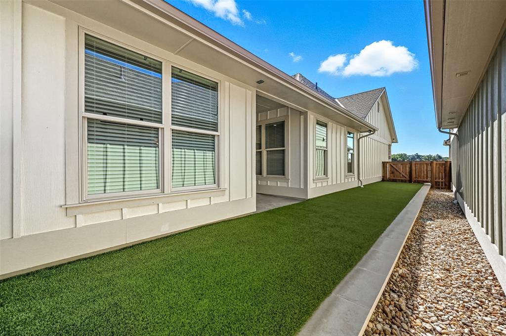 The Residences of Cardinal Woods - Residential Lease