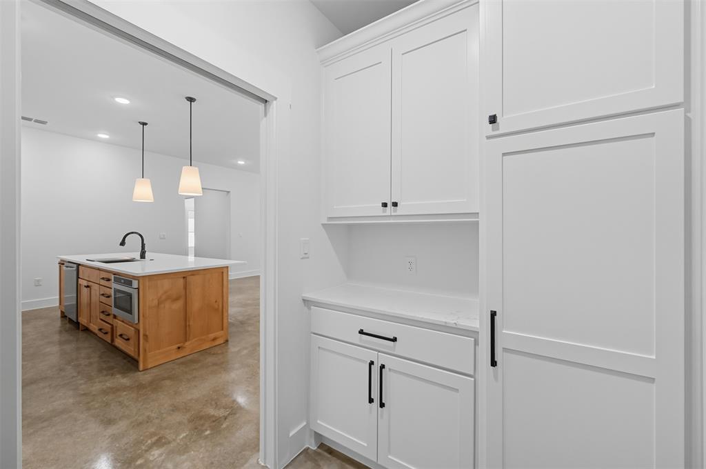 The Residences of Cardinal Woods - Residential Lease