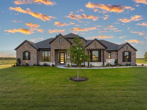 Photo of 2108 Charters Circle, Nevada, TX 75173 (MLS # 21042470)