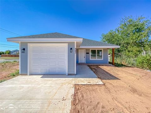 Photo of 442 Portland Avenue, Abilene, TX 79605 (MLS # 21091971)