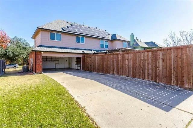 6633 MacIntosh Drive