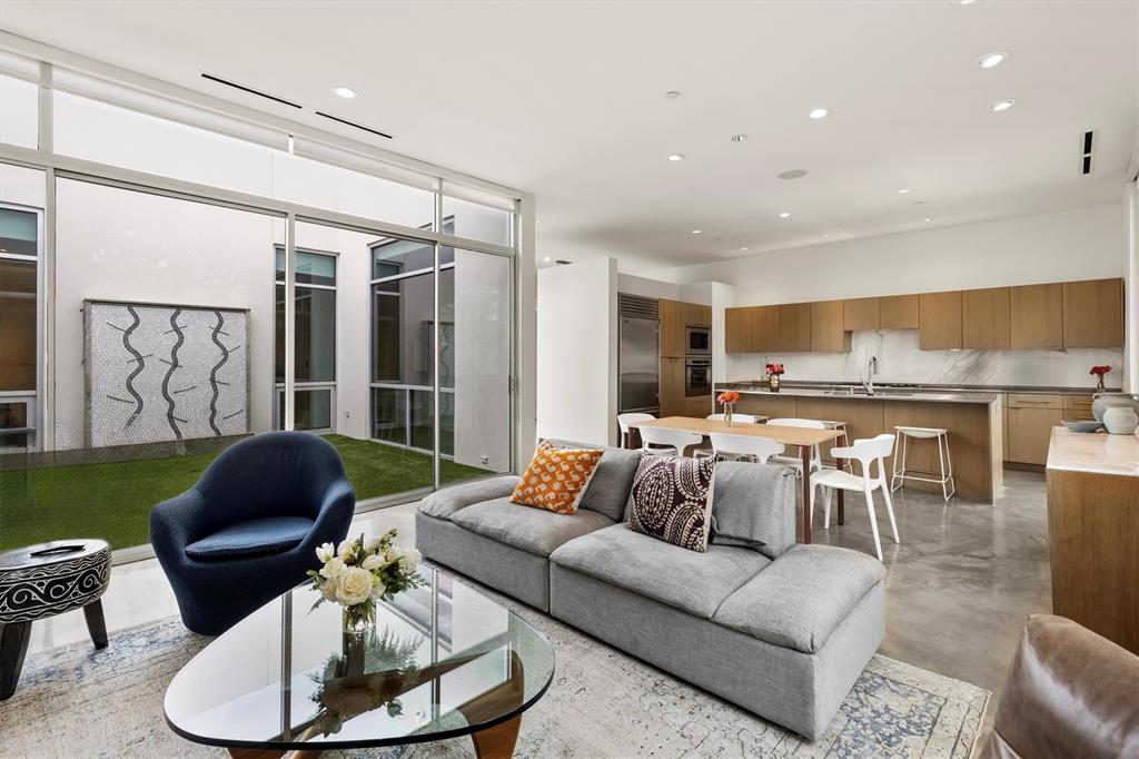 3740 Holland Avenue 3B