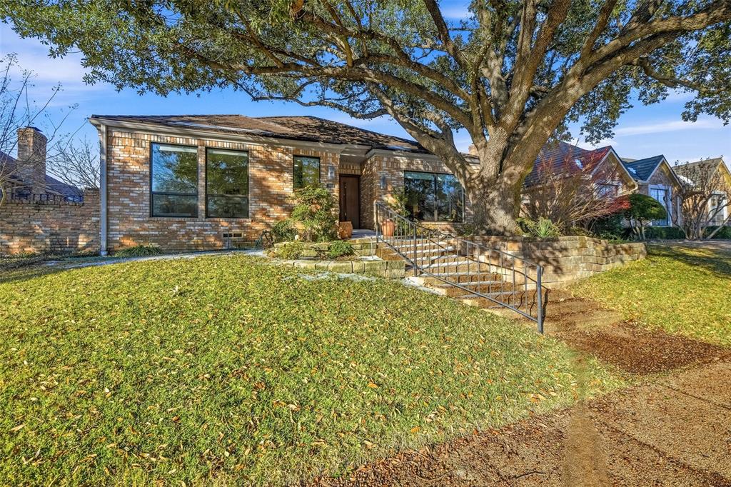 1901 Crockett Circle