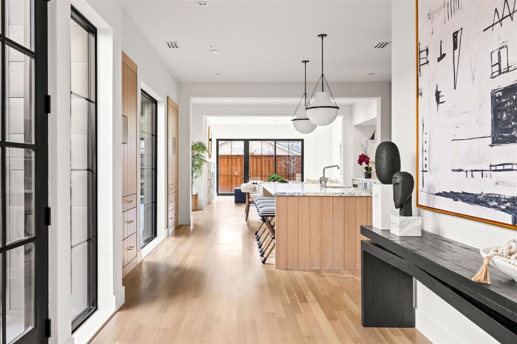 3936 Hawthorne Avenue