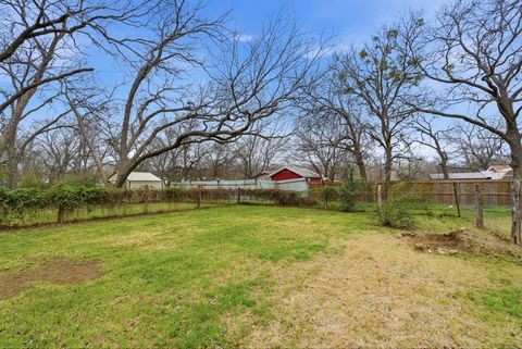 Tiny photo for 320 N Park Street, Dublin, TX 76446 (MLS # 21199478)