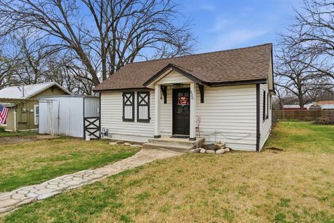 Photo of 320 N Park Street, Dublin, TX 76446 (MLS # 21199478)