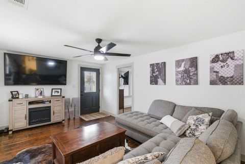 Tiny photo for 320 N Park Street, Dublin, TX 76446 (MLS # 21199478)