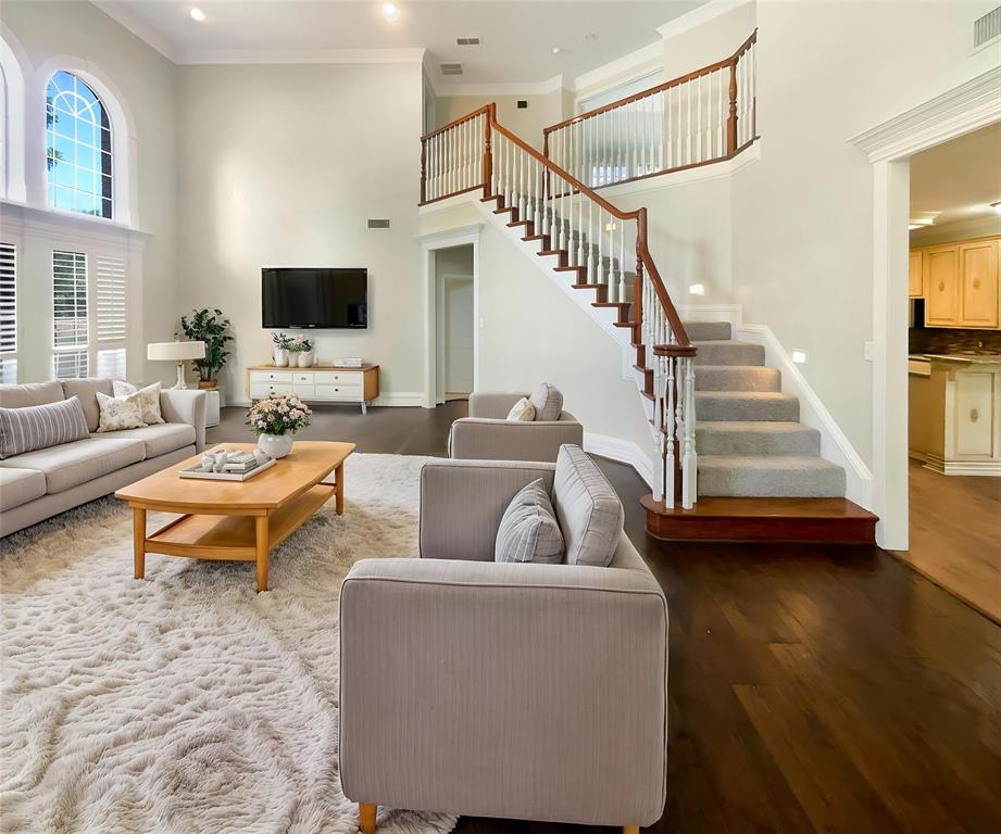 6029 Bellaire Drive