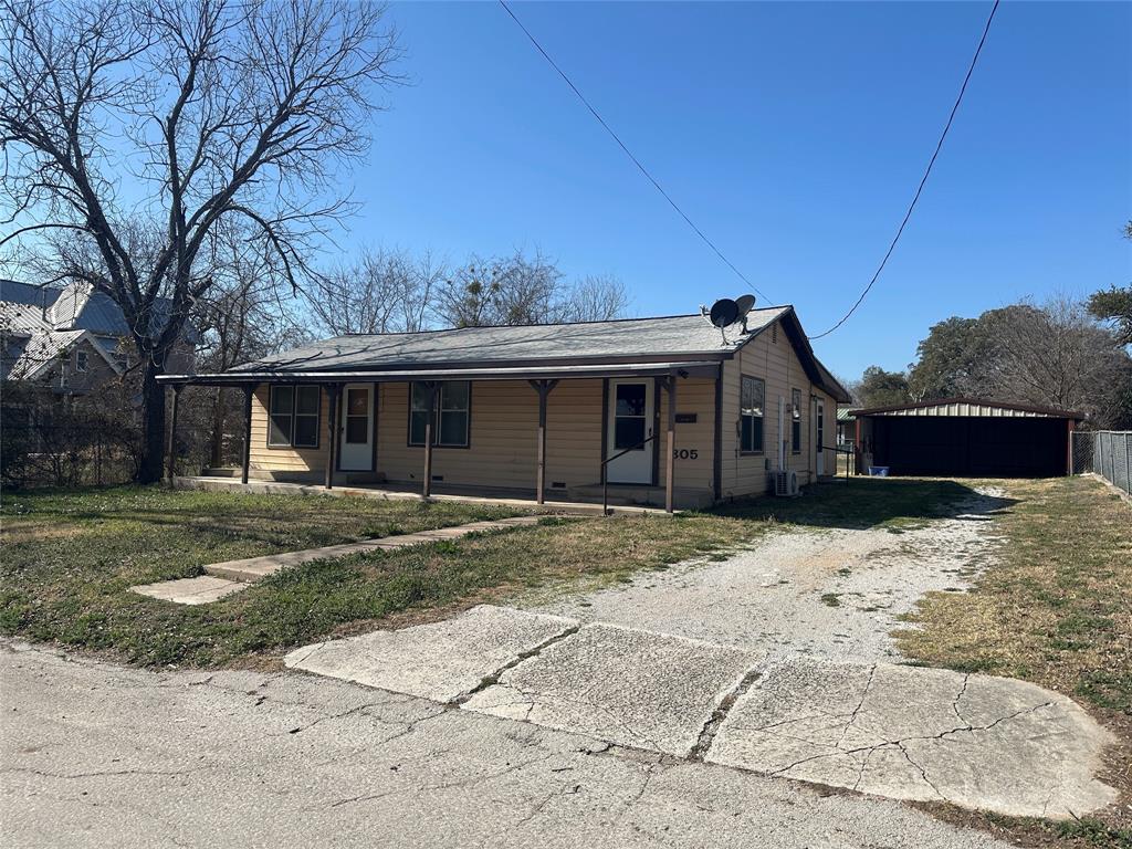 305 N Travis Street