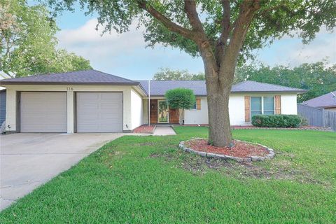 A home in Benbrook