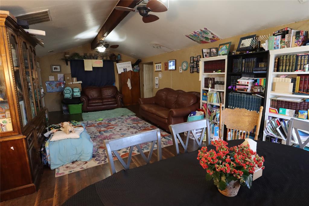 146 W Baggett Avenue