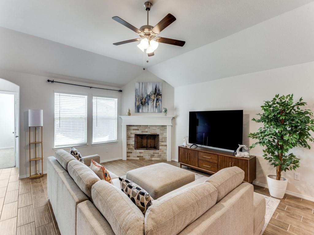 9921 Ginkgo Lane