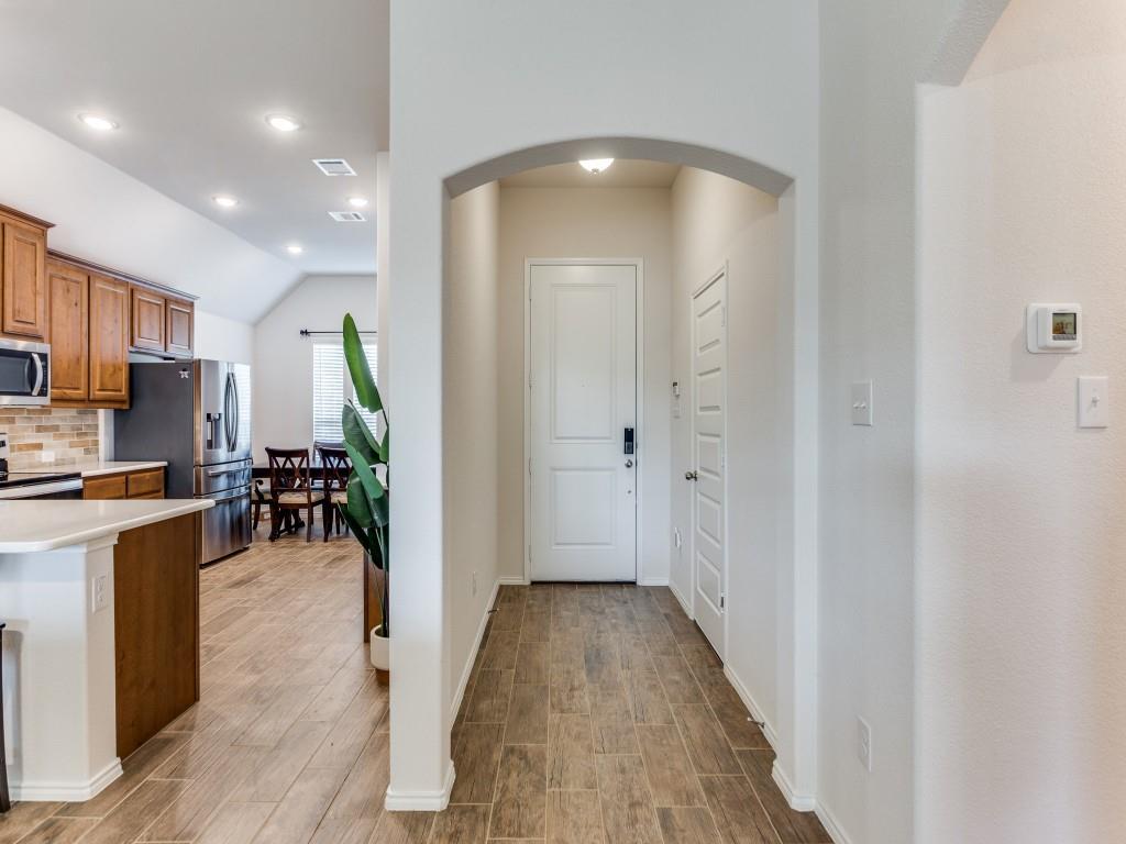 9921 Ginkgo Lane