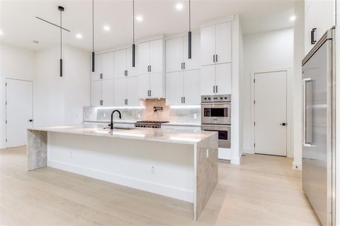 Tiny photo for 4218 Bonham Street, Dallas, TX 75229 (MLS # 21032528)